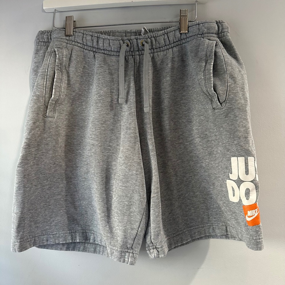 Nike Just Do It Men's Gray Cotton Blend Drawstring Waist Sweat Shorts - L - Picture 1 of 7